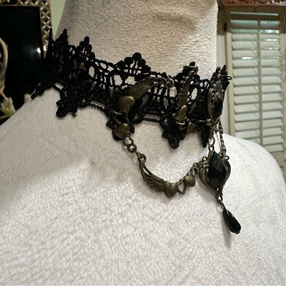 Vintage Gothic Steampunk Choker Lace Heart Wing Teardrop Collar Necklace - Picture 4 of 7